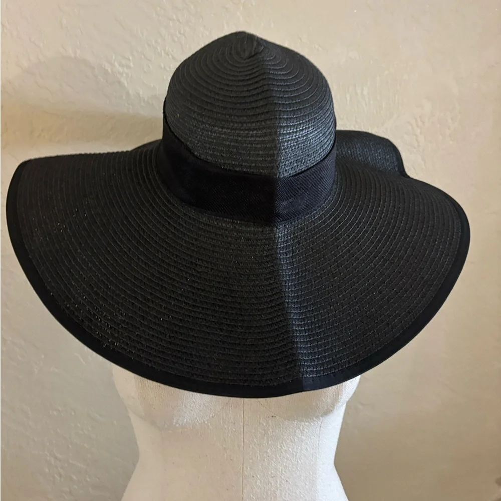 Foldable Black Wide-Brimmed Straw Hat Beach or Dress New